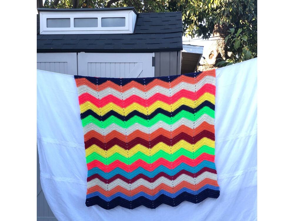 Handmade Crochet Afghan / Throw Blanket Vintage Crazy Zig Zag Wave 53 X 62